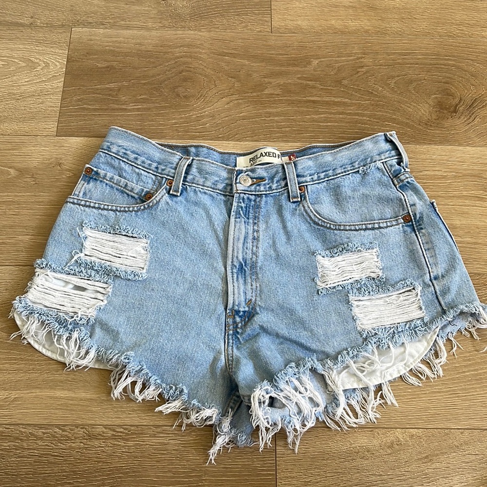 Levi’s women’s shorts 550 size 32